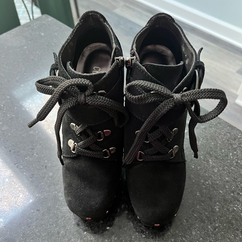 Victoria’s Secret Colin Stuart Ankle Boots sz 5 - Picture 2 of 6